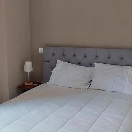 Momenti Felici Apartment Артемида Екстериор снимка