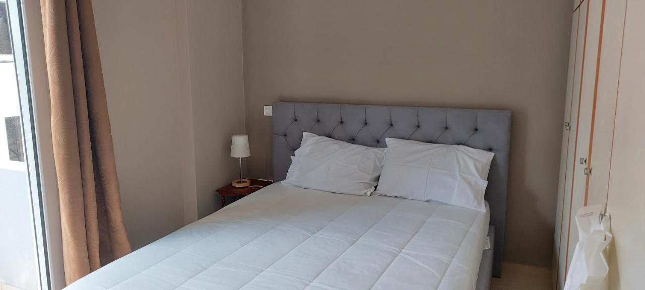Momenti Felici Apartment Артемида Екстериор снимка