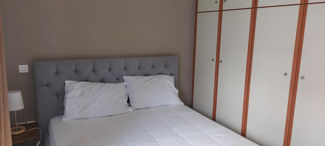 Momenti Felici Apartment Артемида Екстериор снимка