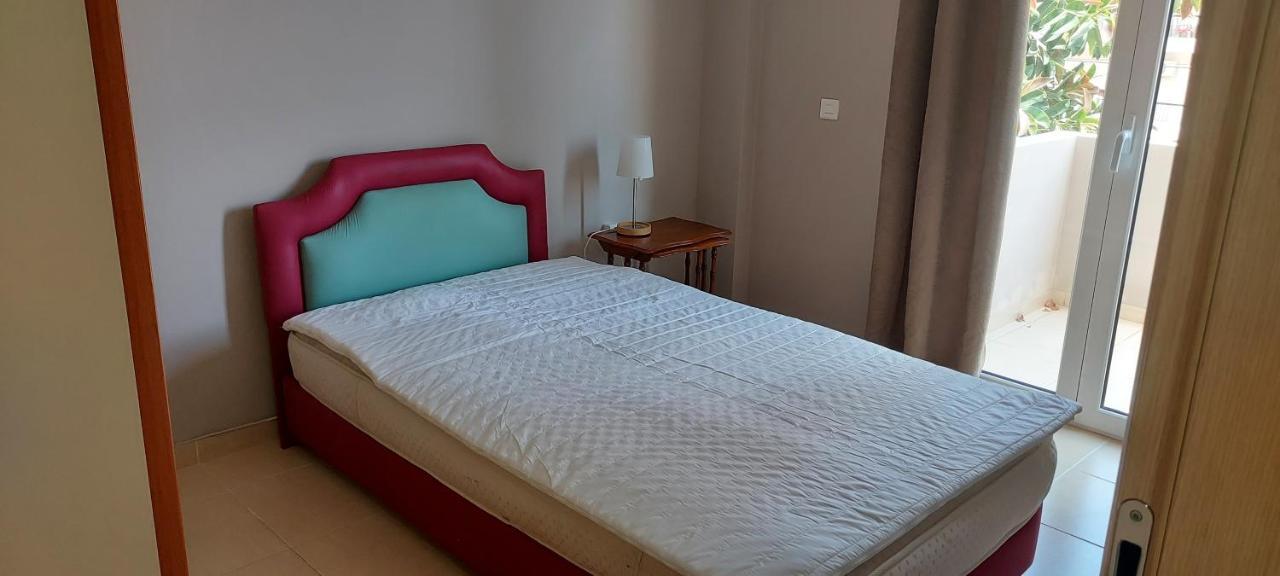 Momenti Felici Apartment Артемида Екстериор снимка