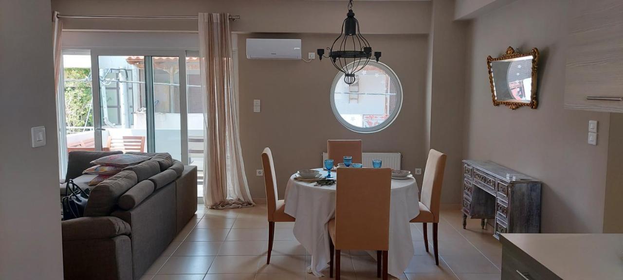 Momenti Felici Apartment Артемида Екстериор снимка
