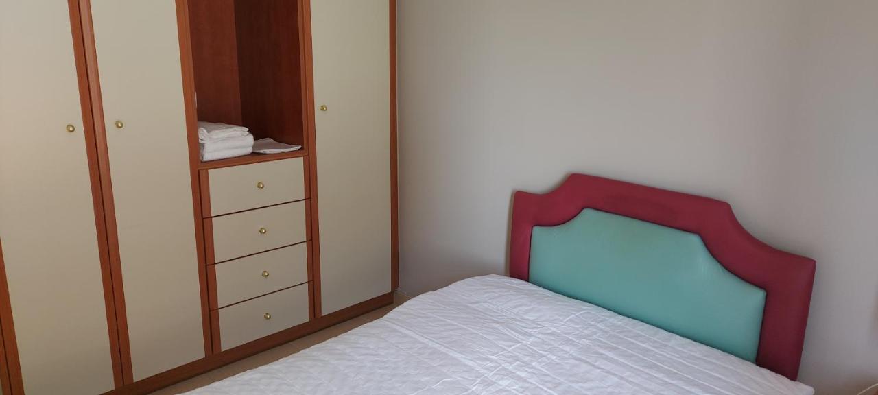 Momenti Felici Apartment Артемида Екстериор снимка
