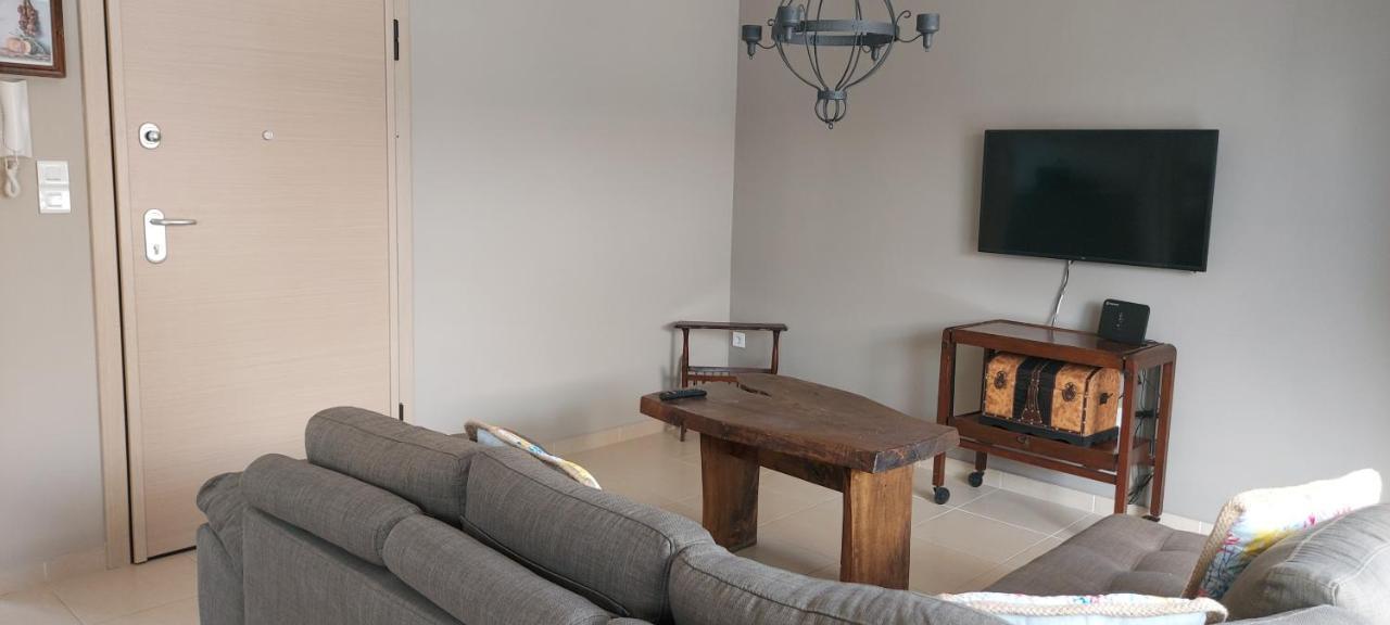 Momenti Felici Apartment Артемида Екстериор снимка